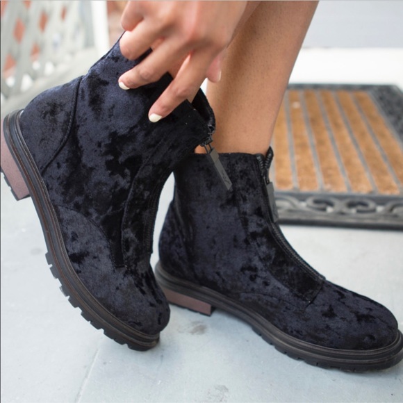 NIB Crush Black Velvet Lug Sole Zip Up Combat Boot - Picture 2 of 8